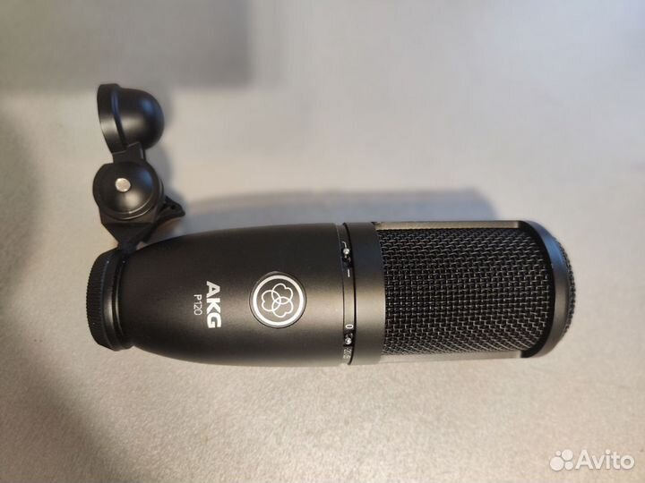 Студийный конденсаторный микрофон AKG P120