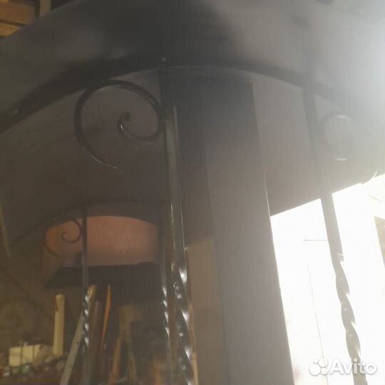 Кованый мангал с крышей и печкой