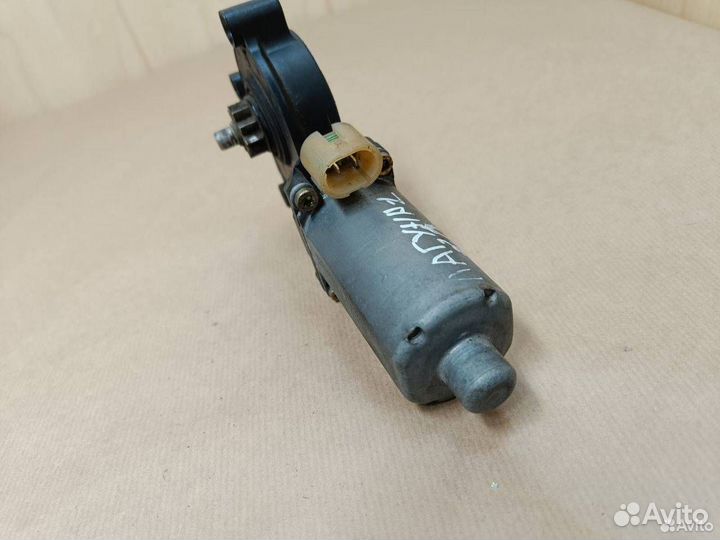 Моторчик задний левый Renault Laguna 192922-000