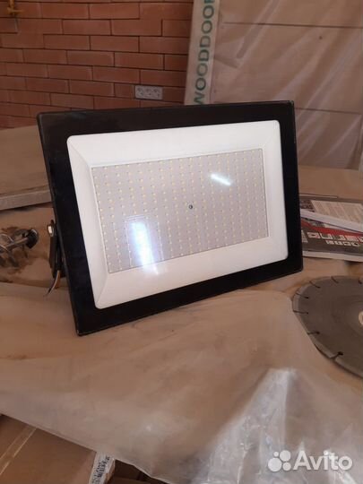 Прожектор диодный