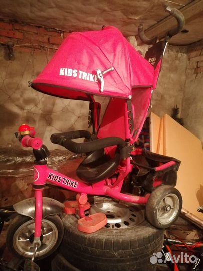 Детский велосипед с ручкой