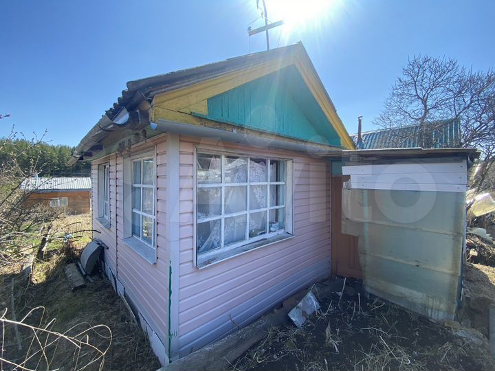 Дача 20 м² на участке 8 сот.
