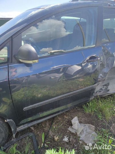 Дверь передняя левая Volkswagen Golf Plus