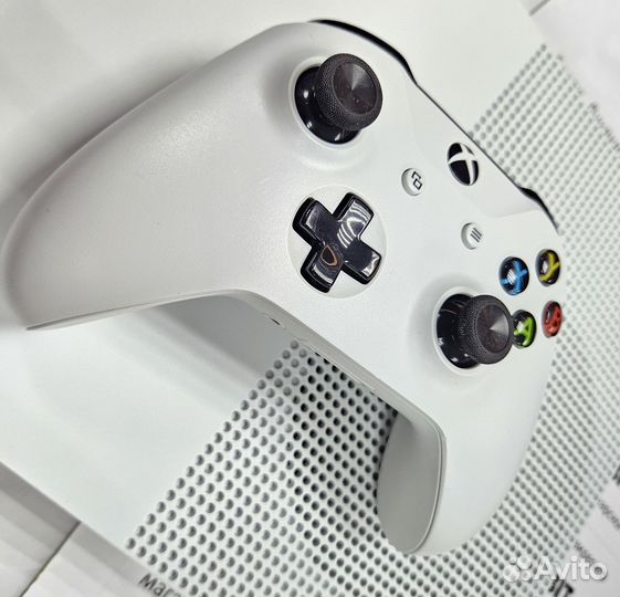 Xbox One 500Gb + 10 игр