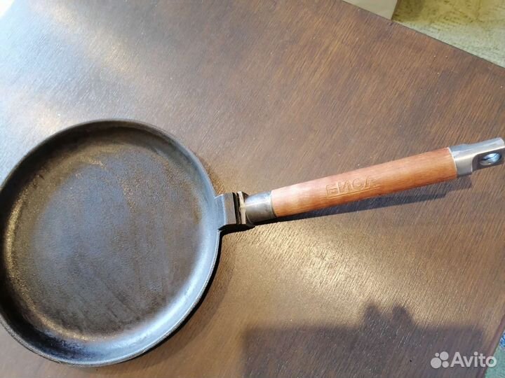 Чугунная блинная сковорода биол