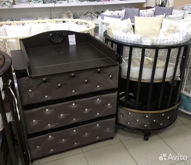 Детская кровать с маятником круглая