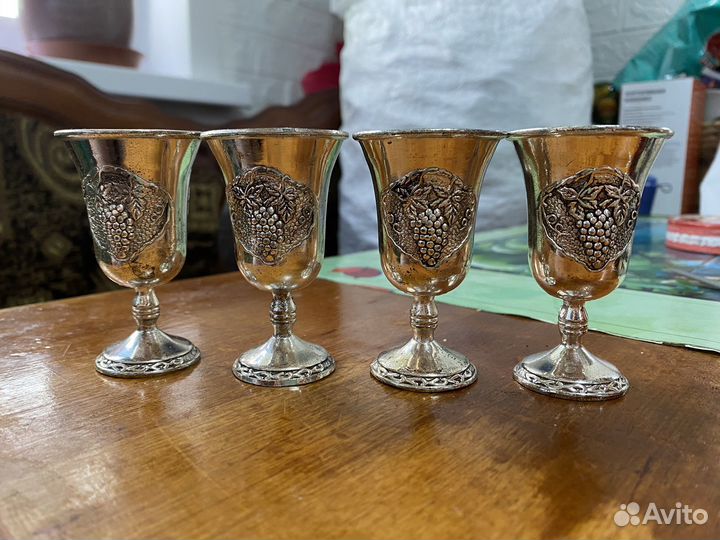 Графин с рюмками