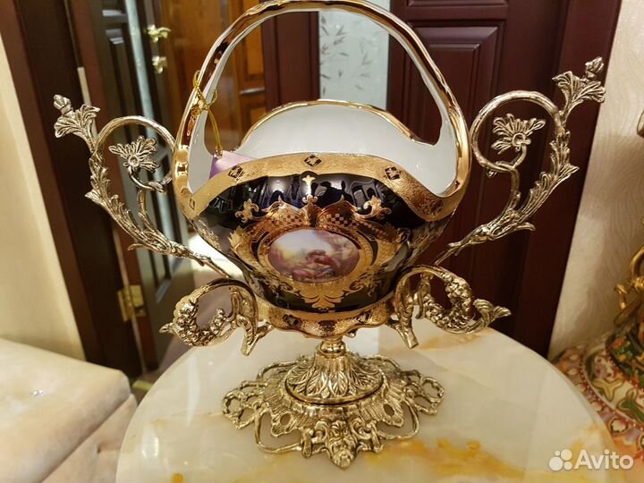 Часы и подсвечники кобальт бронза новые,вазы,столы