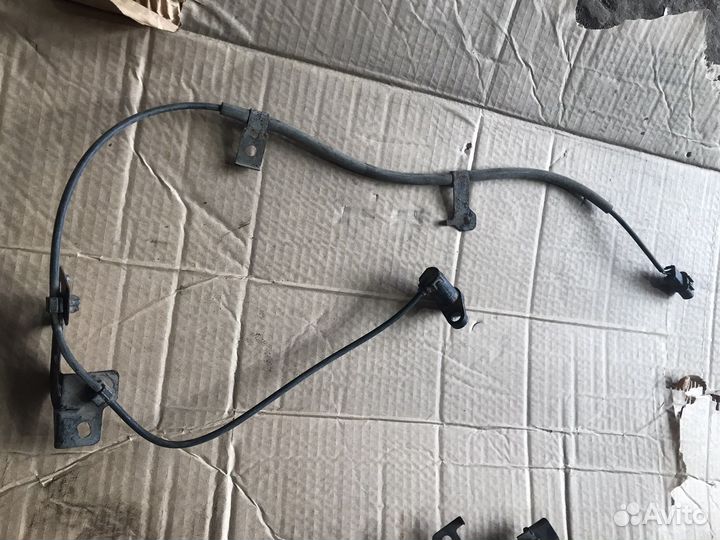 4670A259 Mitsubishi Датчик ABS задний левый