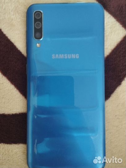 Samsung Galaxy A50, 4/64 ГБ