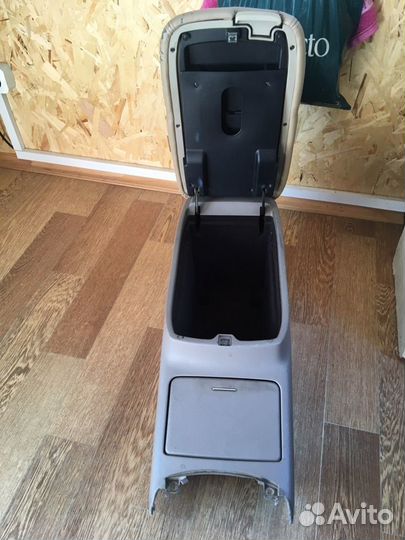 Подлокотник на Марк в 110 кузове