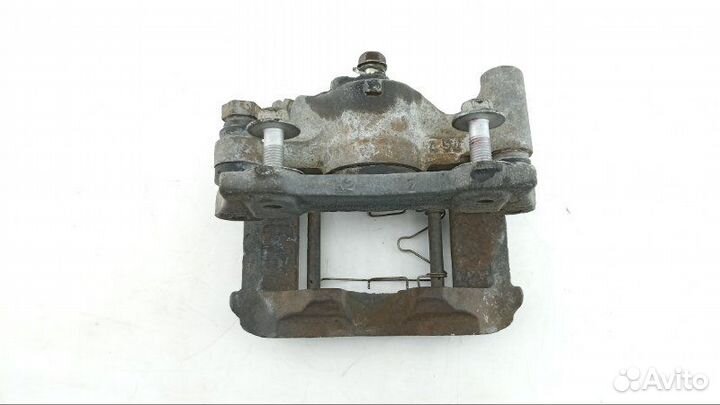 Суппорт задний правый Toyota Crown Majesta UZS186