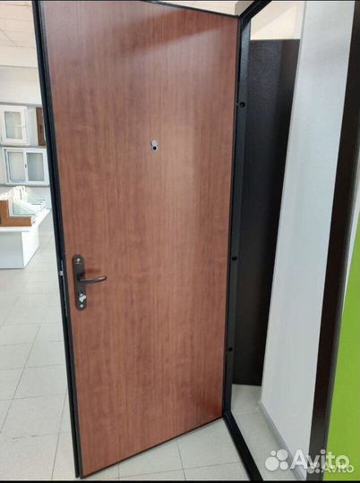 Стальные металлические входные дверь Дача