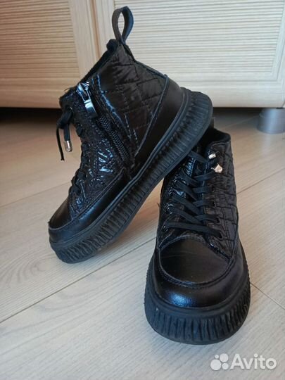 Кроссовки для девочки