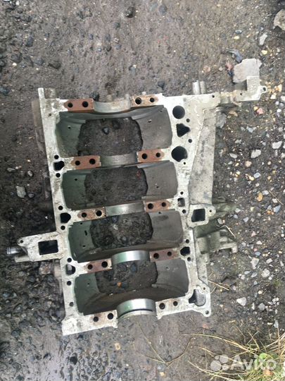 Постель коленвала блока двигателя Audi 4.2 bbk