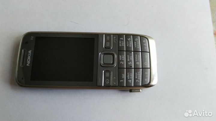 Смартфон Nokia E52