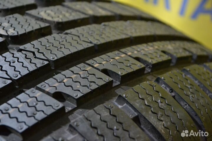 Kumho WinterCraft KW27 235/45 R18