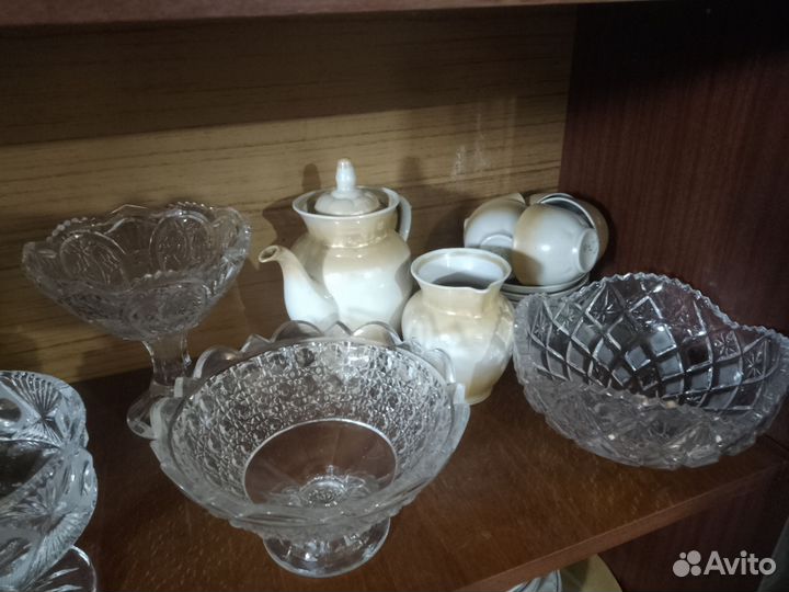 Хрустальный сервиз, фарфоровая посуда и т.п