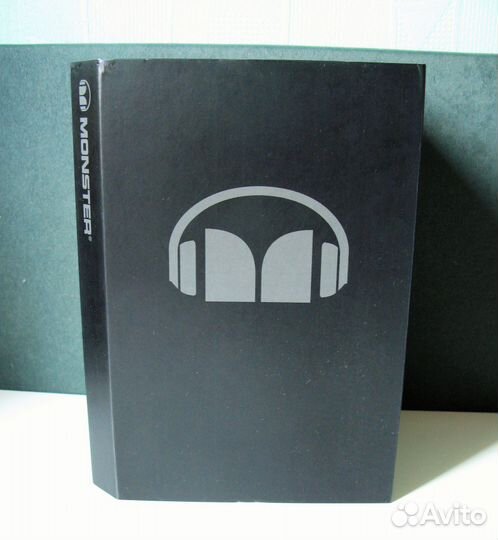 Коробки, бутылки, пробки для бутылок