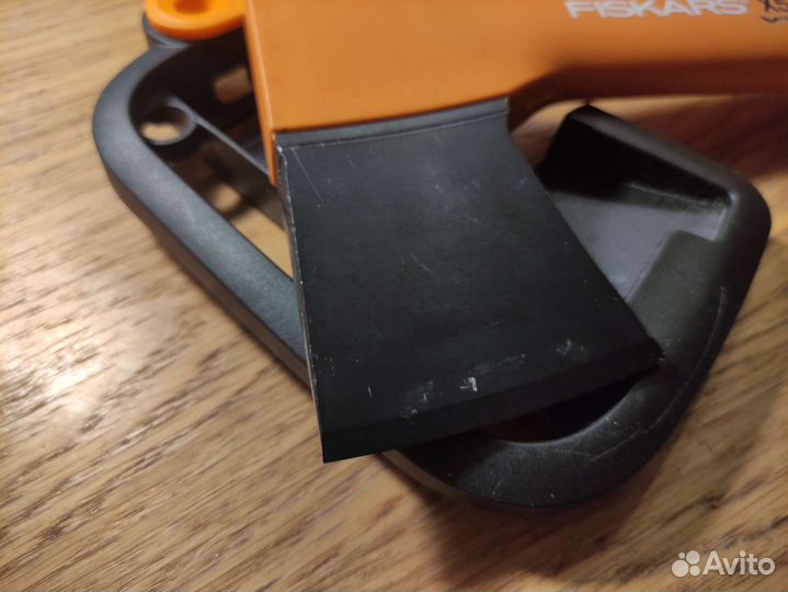 Топор fiskars x5
