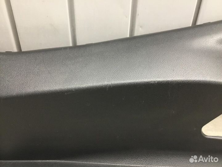 Обшивка задней стойки левая Kia Cerato 2018