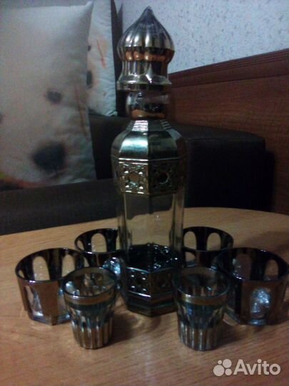 Графин,штоф все в комплекте со стаканами,стопками