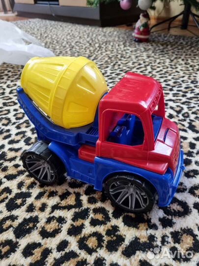 Бетономешалка мусоровоз зерновоз бульдозер