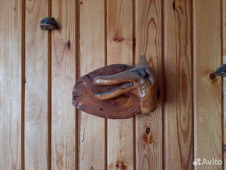 Фигура из дерева