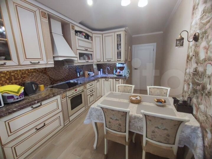 3-к. квартира, 102 м², 5/5 эт.