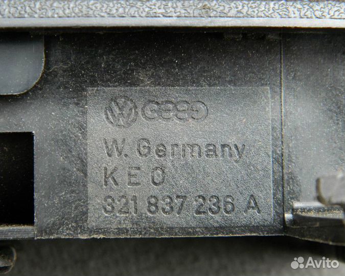 Ручка двери правой внутренняя VW Golf 2