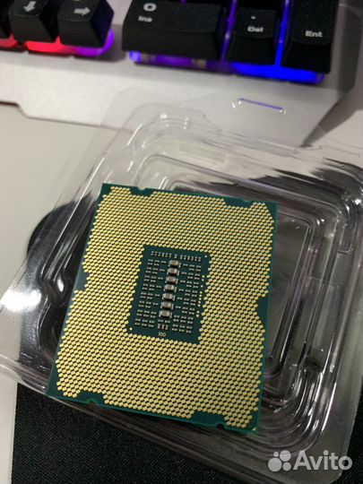 Процессор Xeon 2667v2