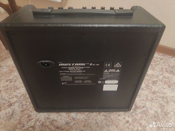 Комбоусилитель (комбик) Fender Mustang 1 (v2)