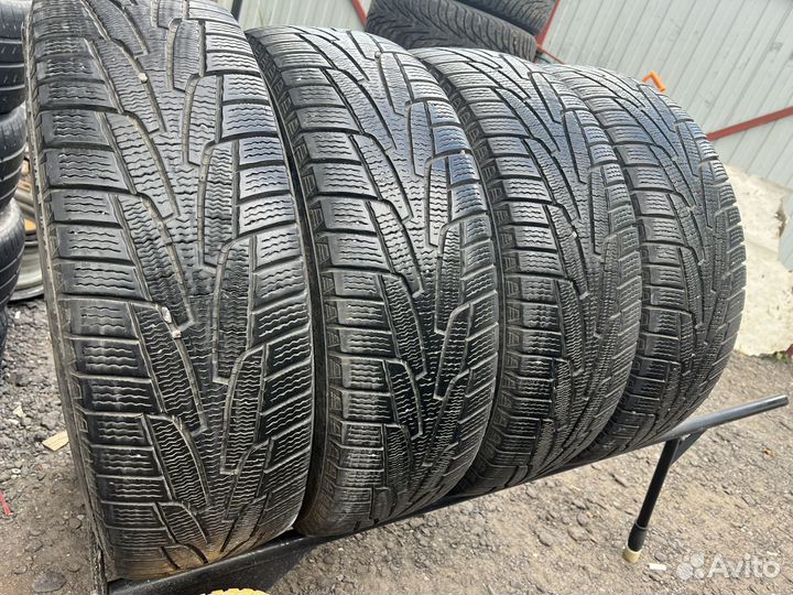 Kumho I'Zen KW31 215/70 R16