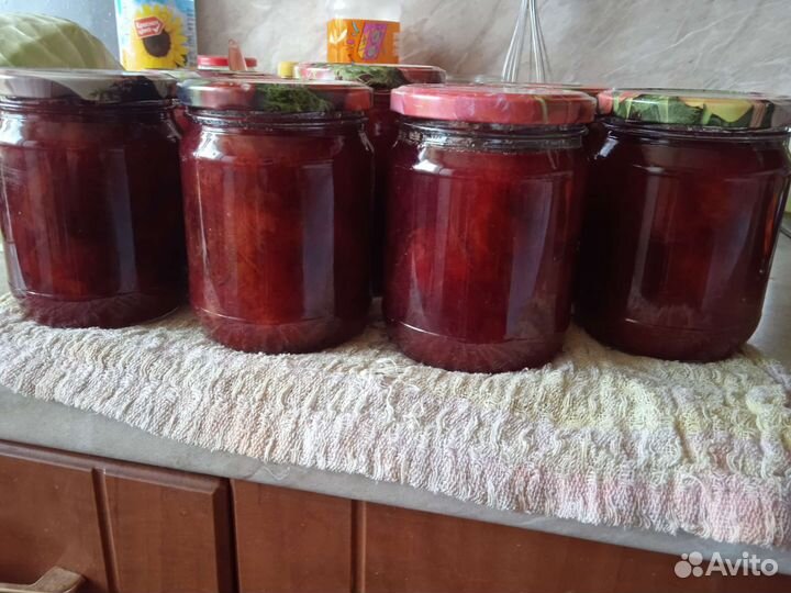 Домашнее сливовое варенье и яблоки с Черноплодной