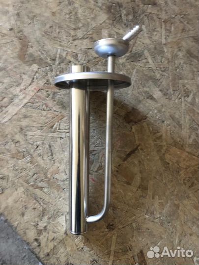 Попугай с крышкой для самогона