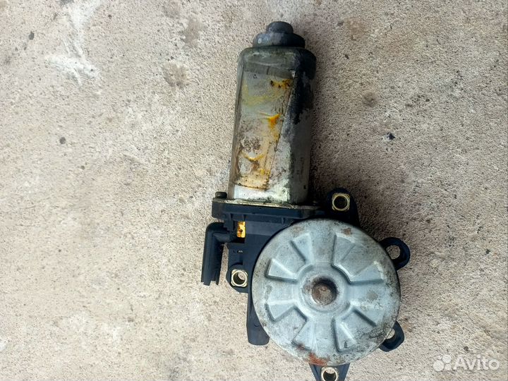 Стеклоподъемник передний правый Volvo S40 (моторчи