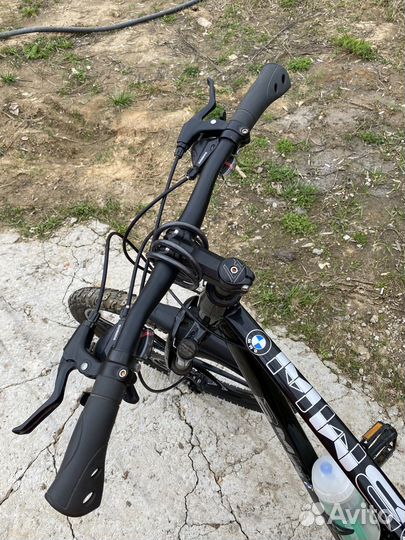 Велосипед на литых дисках BMW