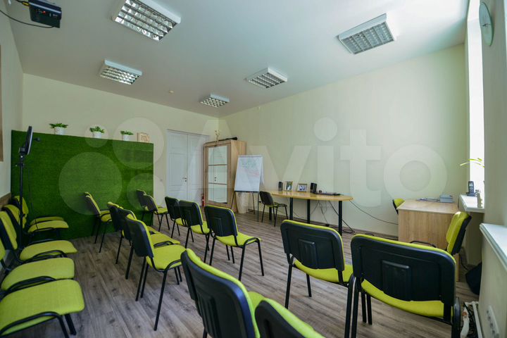 Здание, 1200 м²