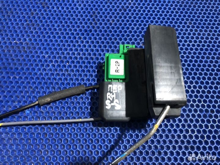 Замок двери передний правый hyundai solaris 1