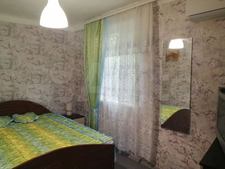 Комната 15 м² в 4-к., 1/3 эт.