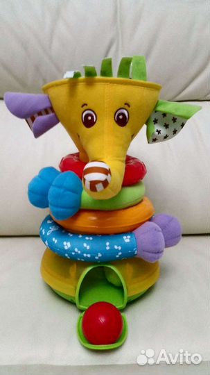 Пирамидка слоник tiny love с шариками