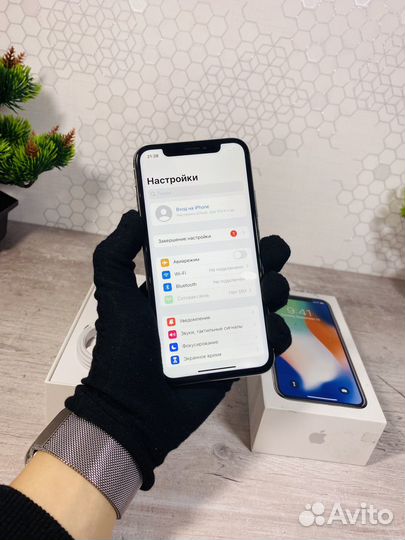 iPhone X, 64 ГБ