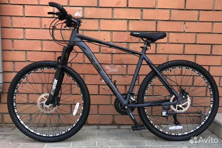 Велосипед черный на гирдравлике