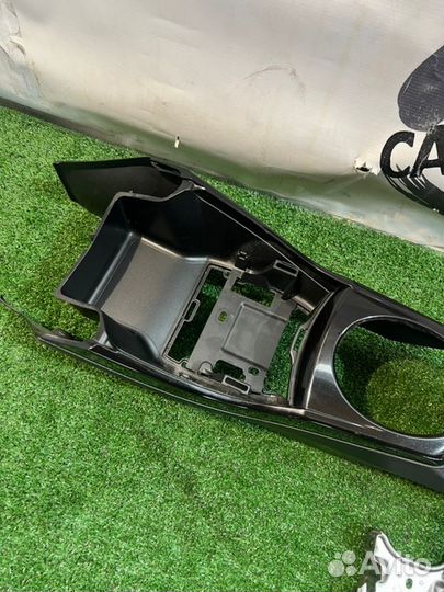 Подлокотник Honda Fit Shuttle GP2 LDA 2014