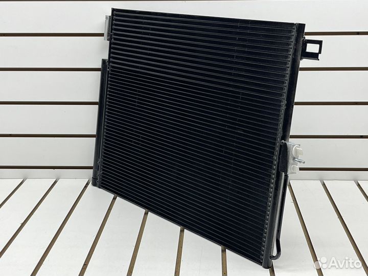 Радиатор кондиционера Jeep Grand Cherokee WK