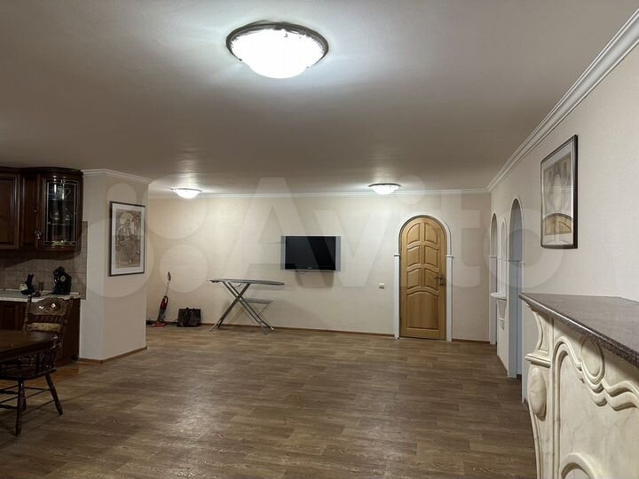 4-к. квартира, 110 м², 2/9 эт.