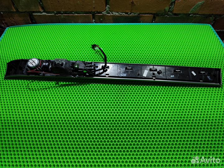 Накладка двери передней левой Volkswagen Touareg 7