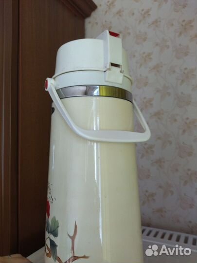 Термос с пневмонасосом