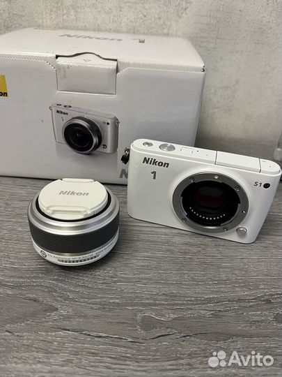 Компактный фотоаппарат Nikon 1 S1