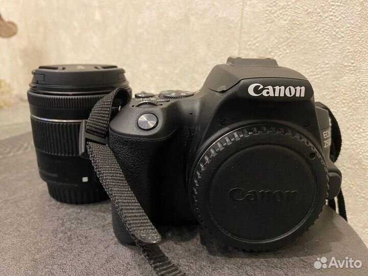 Продам фотоаппарат Canon EOS 250D kit